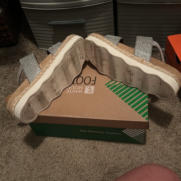 EUC White Mountain comfort Sandals - Picture 5 of 5